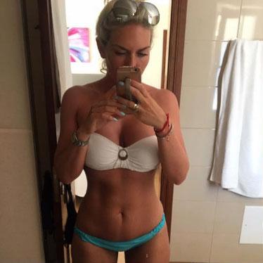  Frankie Essex has been showing off her incredible figure