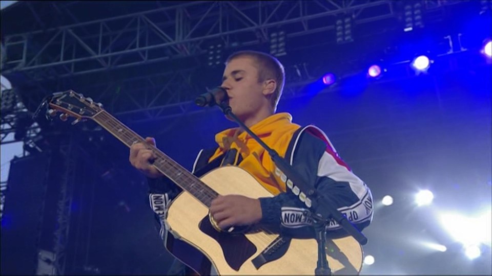 Justin Bieber was performing on stage as the dancing broke out