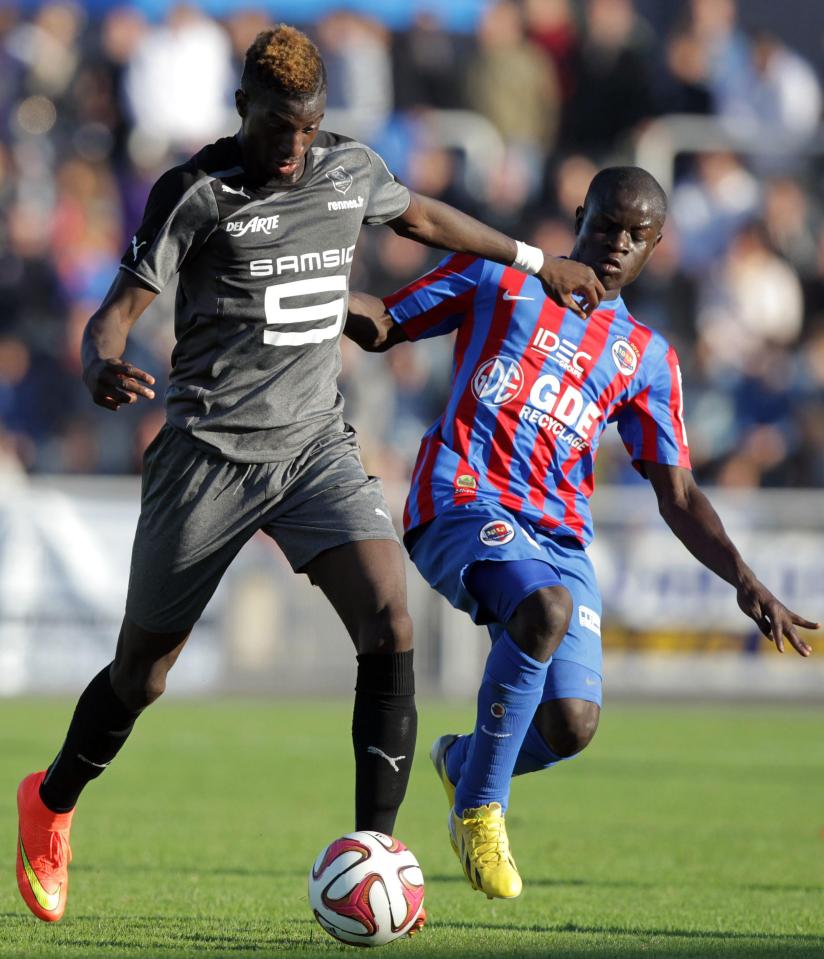  Tiemoue Bakayoko plays for Rennes against his new Chelsea teammate N'Golo Kante, then of Caen, in a friendly in July 2014