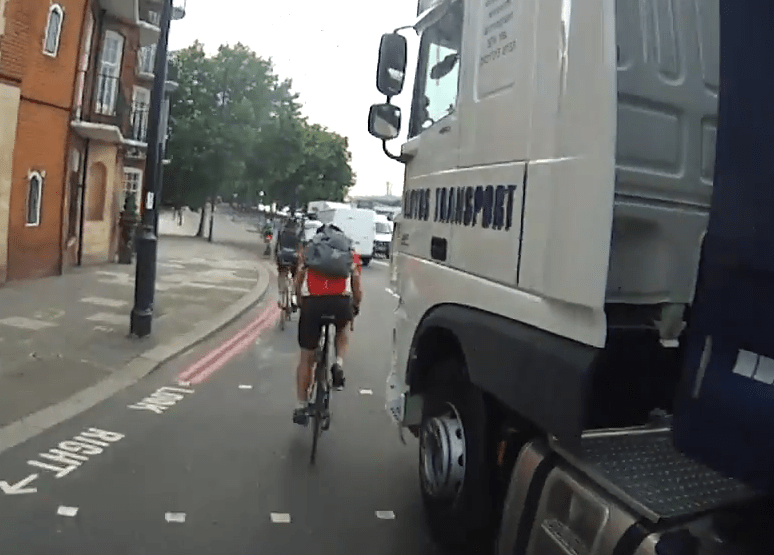  The cyclist and the driver started off without any issues