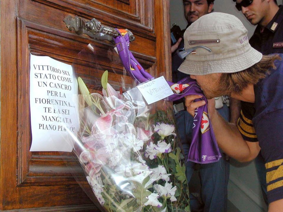  Fiorentina fan marks 'death' of club as bankruptcy puts them out of business