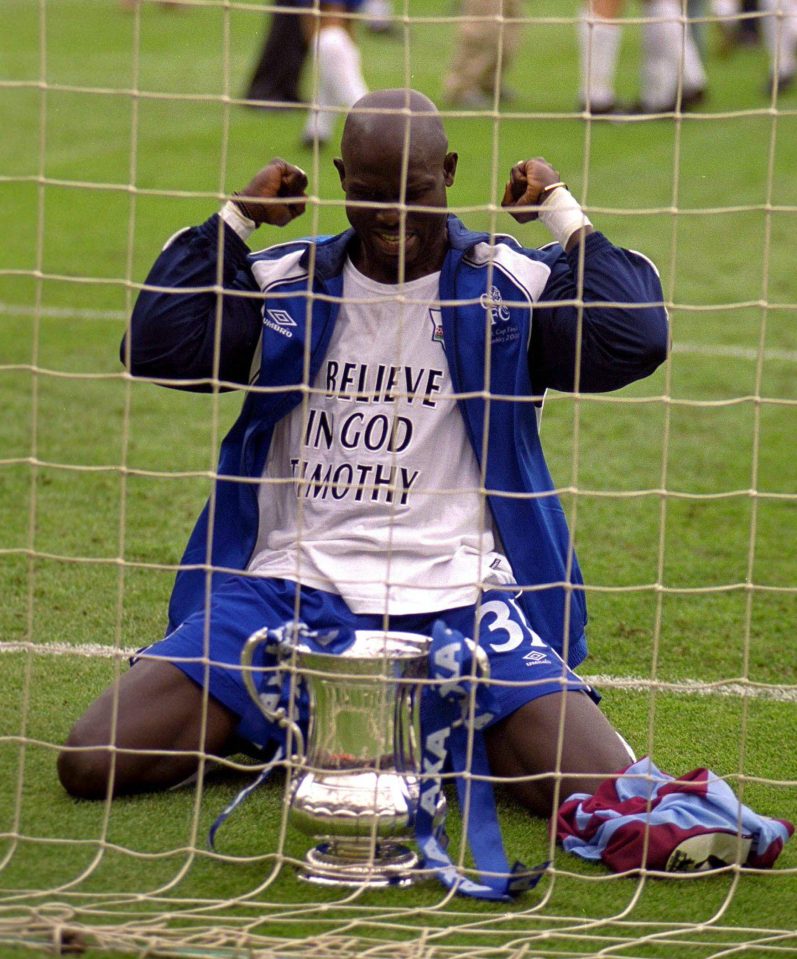  George Weah celebrates birth of son Timothy after FA Cup win with Chelsea in 2000