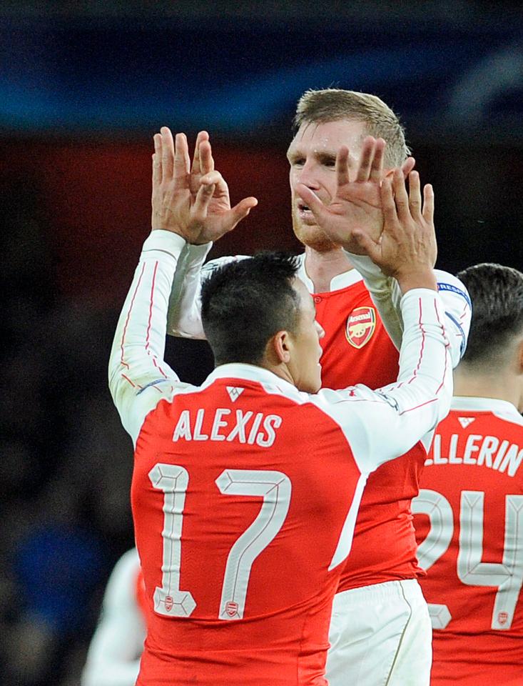  Per Mertesacker guranatees Alexis Sanchez will stay at Arsenal