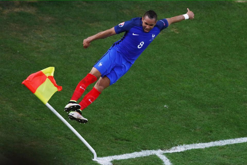  Payet celebrates scoring against Albania at Euro 2016