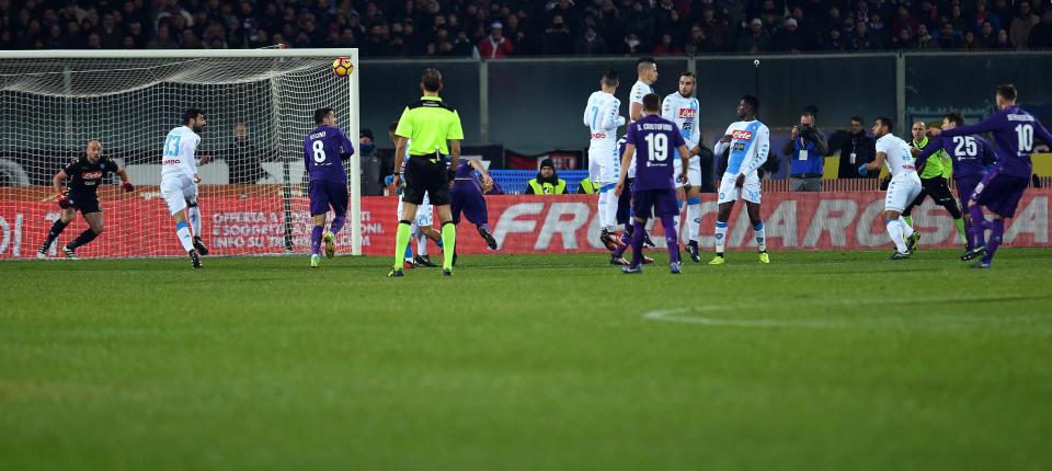  Federico Bernardeschi scores sensational free-kick in 3-3 draw with Napoli