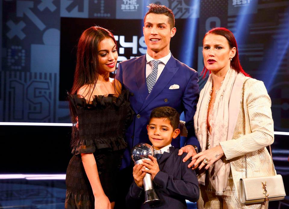  Georgina Rodriguez takes her place beside Cristiano Ronaldo, his son and his sister, Katia