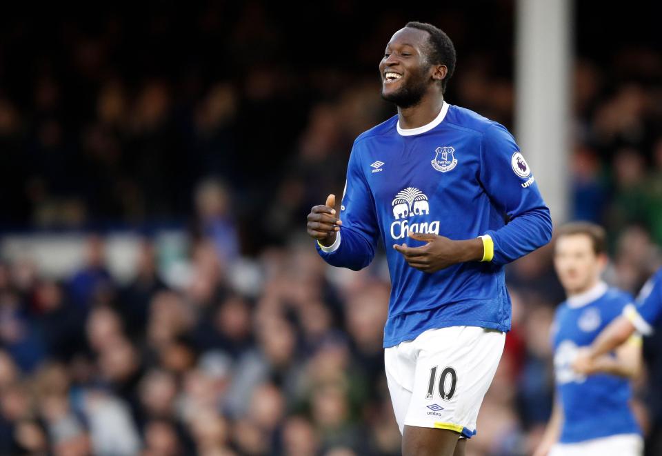  Manchester United are set to beat Chelsea to the signing of Romelu Lukaku