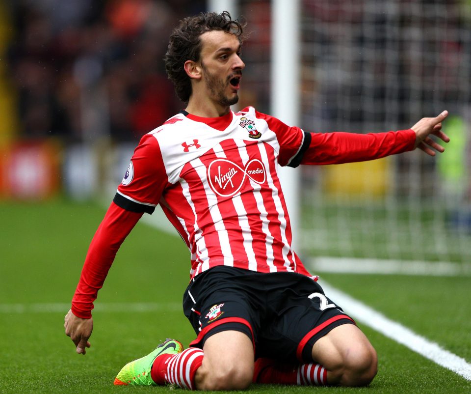  The arrival of Manolo Gabbiadini at Southampton has seemingly ended Charlie Austin's hopes of a starting berth