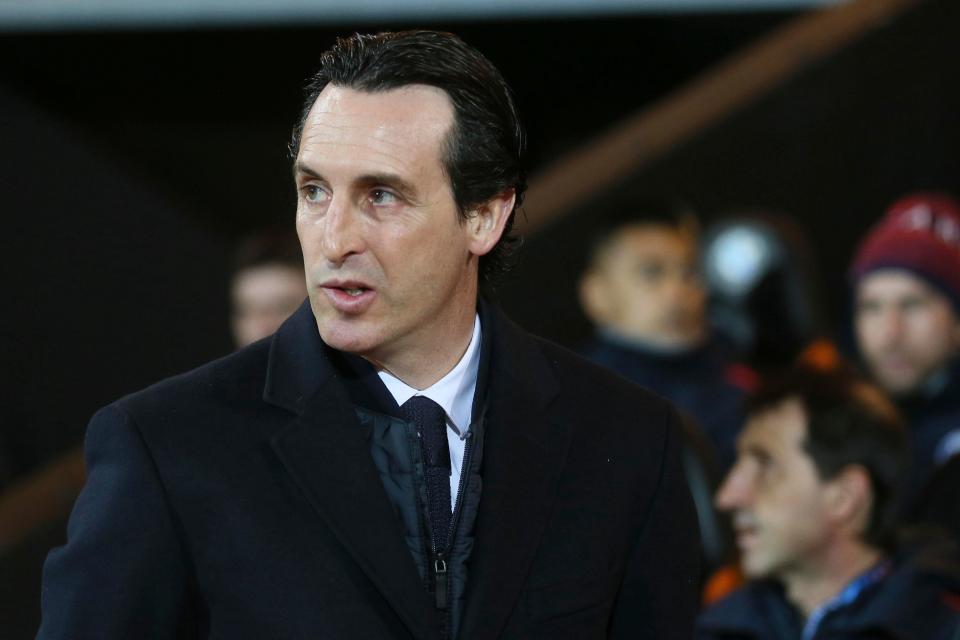  PSG manager Unai Emery is not willing to let the midfielder leave