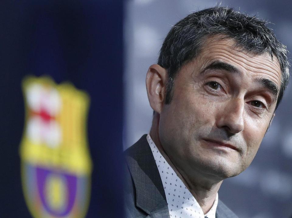  Barcelona manager Ernesto Valverde believes Verratti has the rare quality to fit into his squad