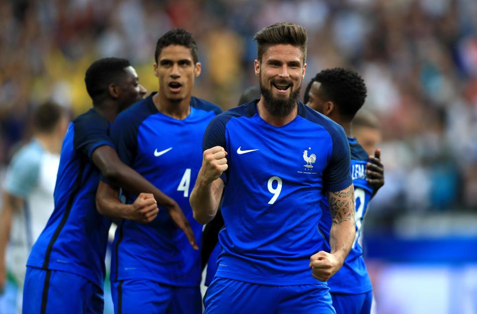  Everton are interested in bringing Giroud to Goodison Park