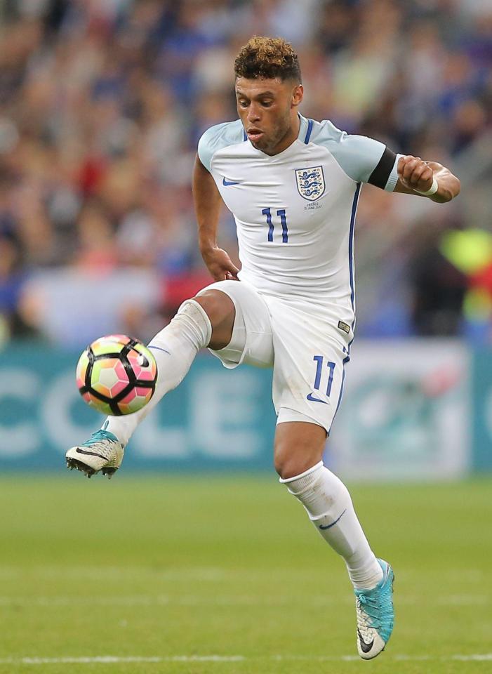  Alex Oxlade-Chamberlain has his England aspirations to consider when deciding on his club future