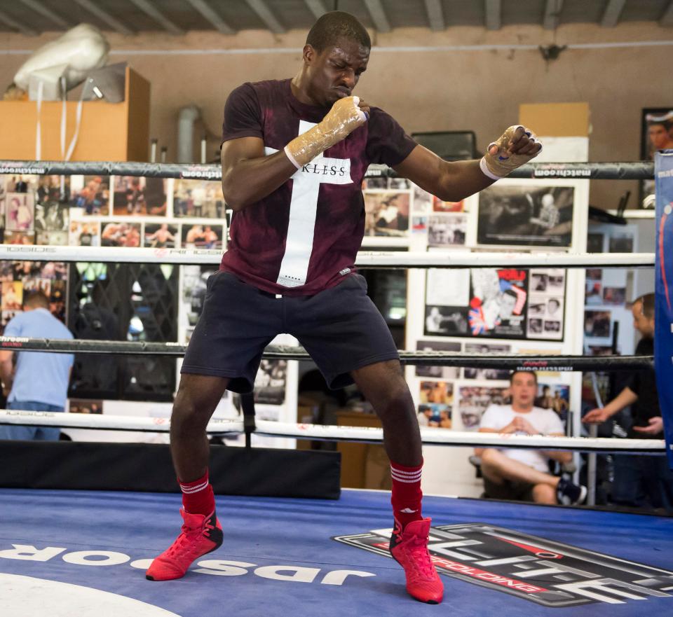  Ohara Davies is powerful in both hands with long, ranging shots