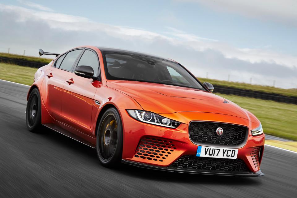  Jaguar XE SV Project 8 - 0-62: 3.3 secs / top speed 200mph