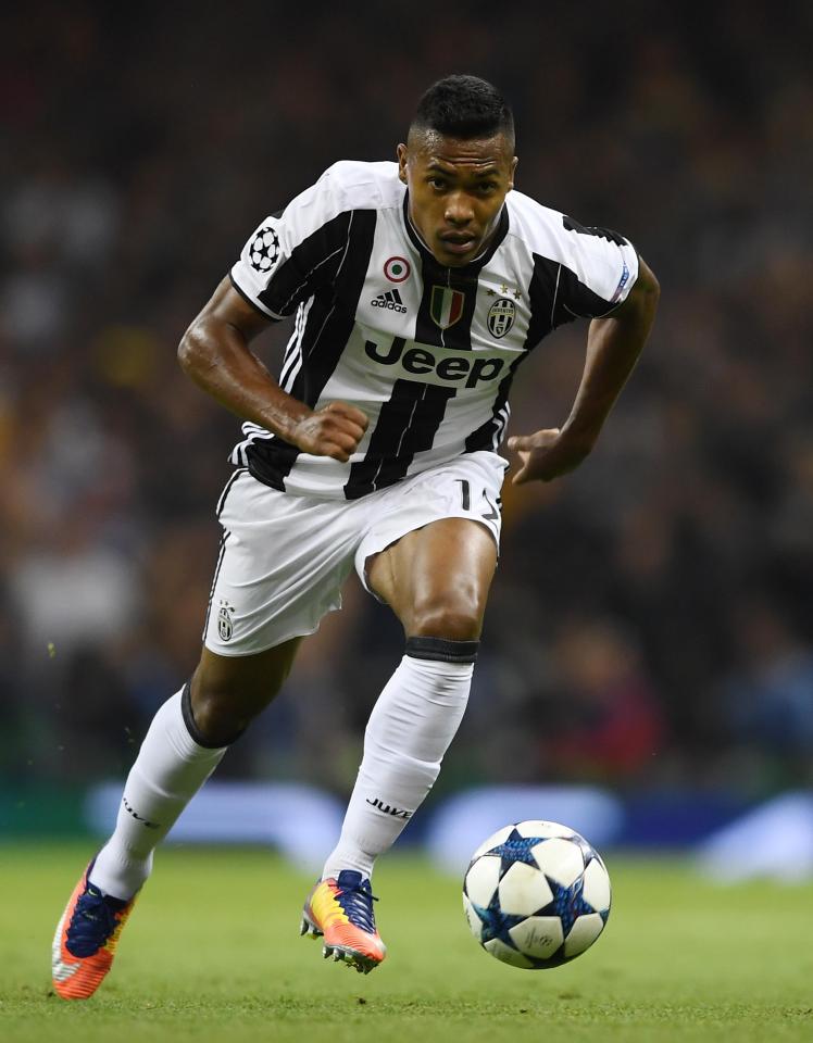  Chelsea are growing confident that they can sign Alex Sandro for £60m