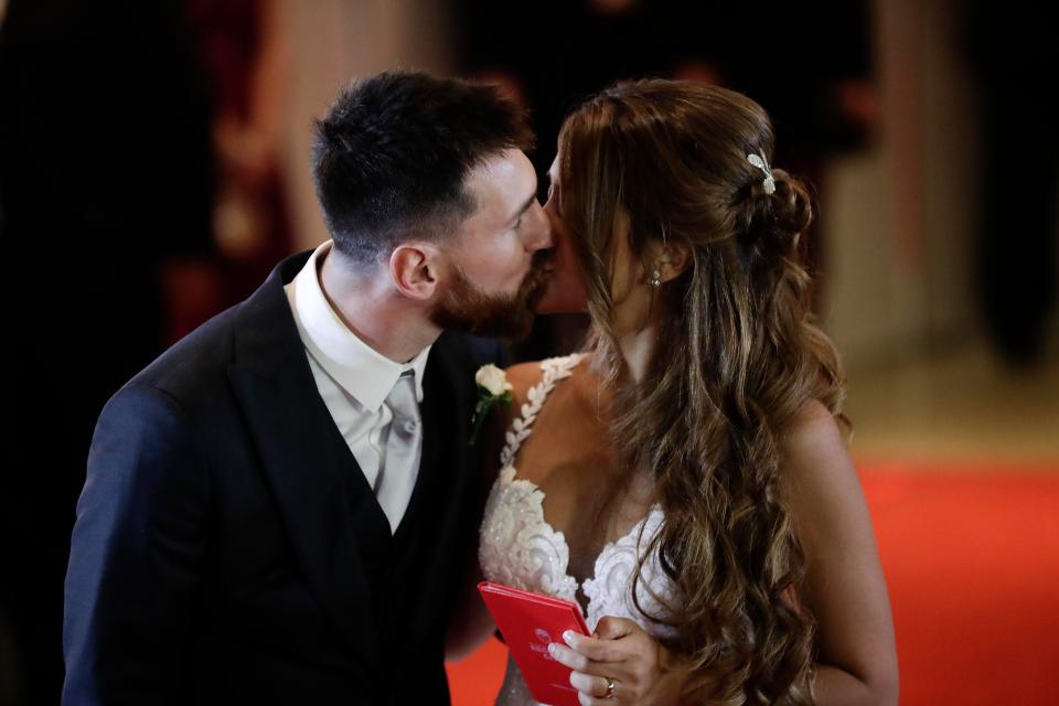  Lionel Messi tied knot with long-term partner Antonela Roccuzzo in Rosario