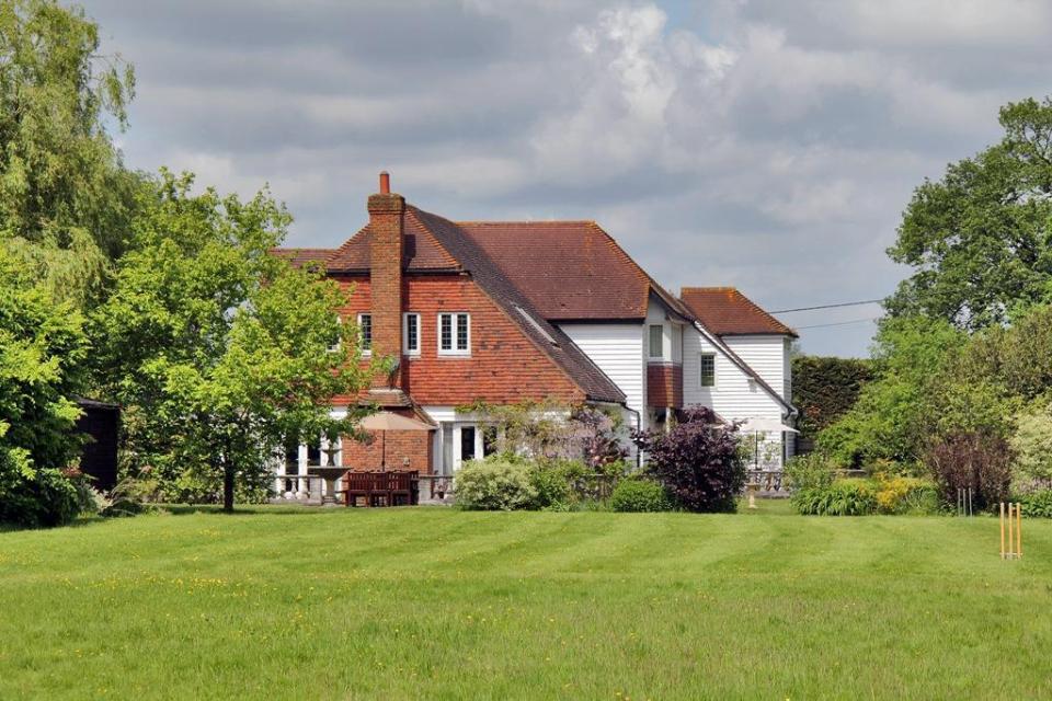  The star has purchased an impressive £1million Kent pad