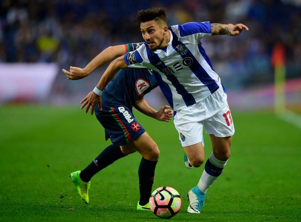  Alex Telles has been one of the best players in Portugal and could join the Prem