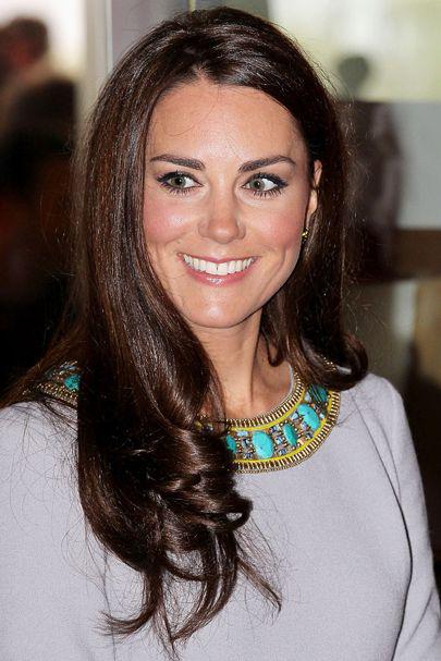  With no fringe – Kate’s casual curls give her a truly regal ’air