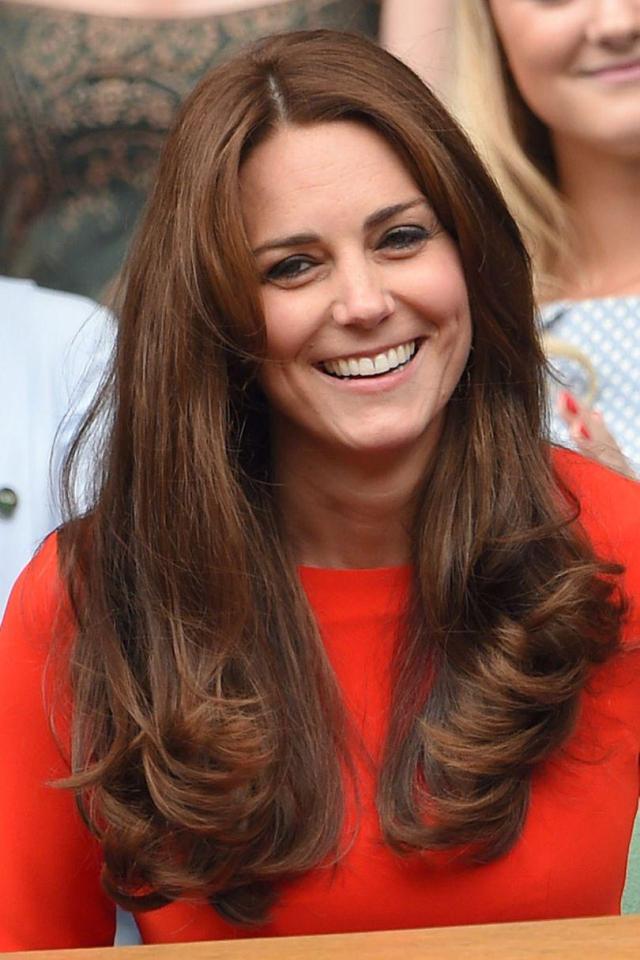  The huge volume blow-dry helps frame Kate's face