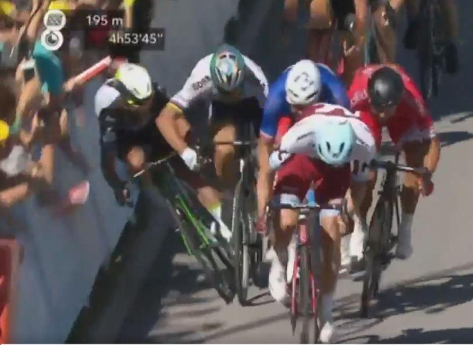  Peter Sagan appeared to jut out his elbow as towards Mark Cavendish in the final sprint for stage four