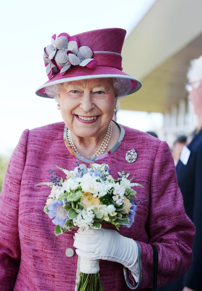  Queen Elizabeth II during a visit to The Kelpies sculpture near Falkirk to unveil a plaque to name the canal that runs through the Helix development