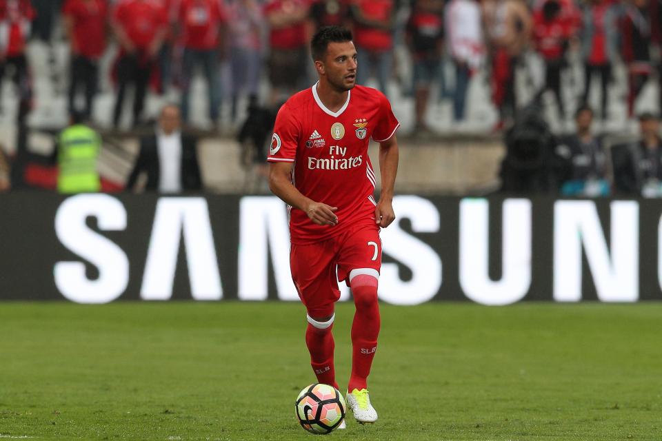  Everton are reportedly chasing Benfica midfielder Andreas Samaris