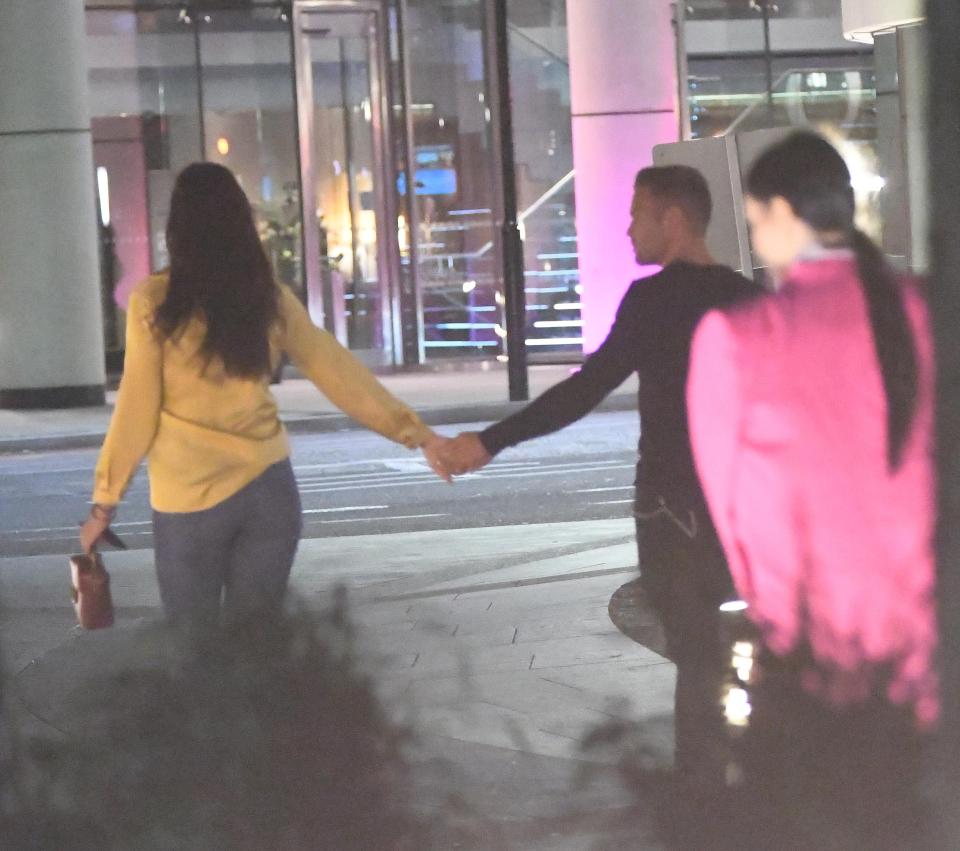  The lovebirds were seen holding hands