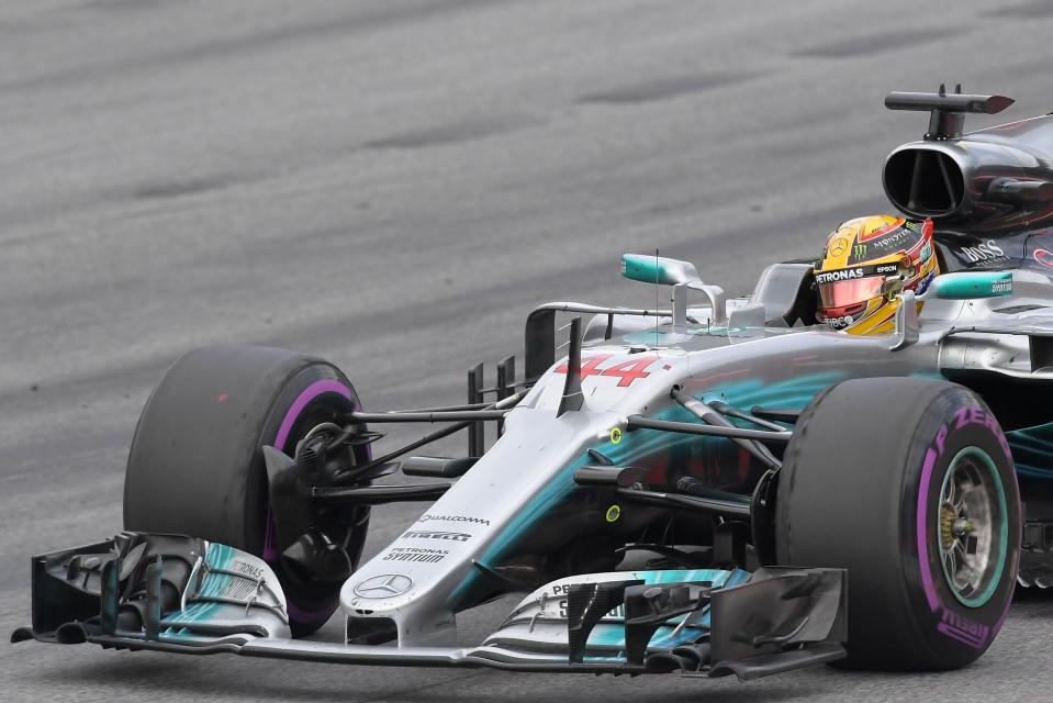  Lewis Hamilton was unable to catch Daniel Ricciardo on the last lap in Austria