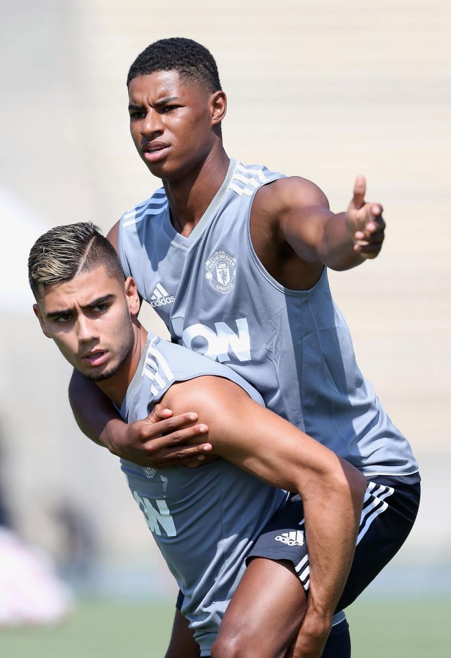  Marcus Rashford hitches a ride from Andreas Pereira