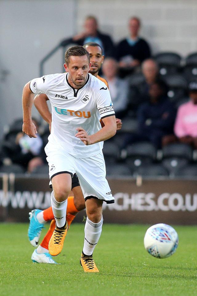  Swansea are holding out for £50m before they agree to sell Gyfli Sigurdsson to Everton