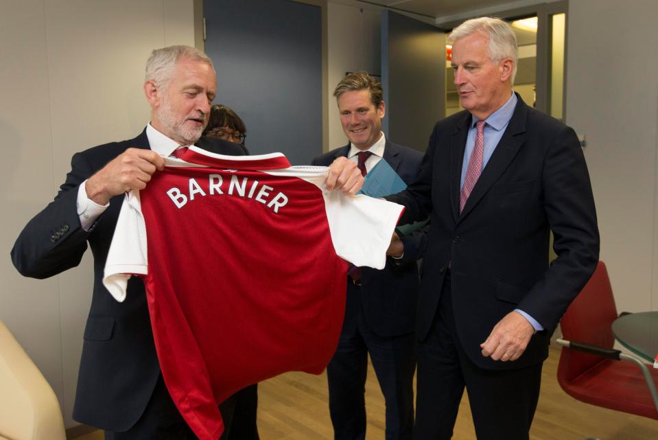  Jeremy Corbyn gave the EU's Brexit negotiator an Arsenal shirt when they met in Brussels today