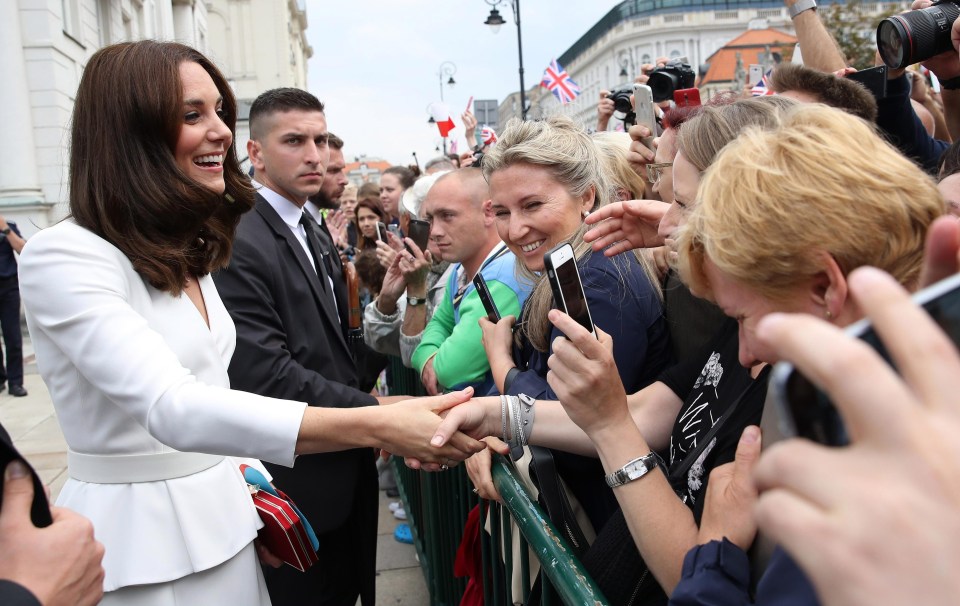 Kate greets residents in Warsaw