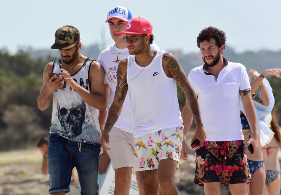  Neymar and his pals then went onto the mainland