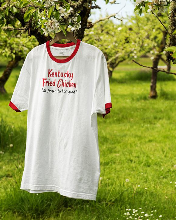  Show the world your love of chicken with this 'Vintage Ringer T-Shirt' for £18.42