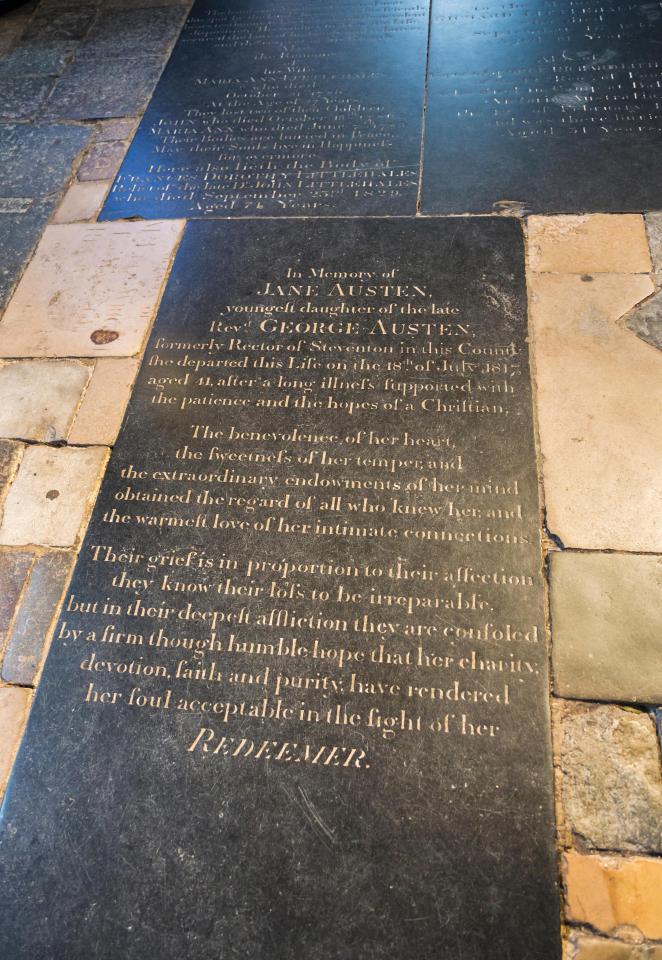  Jane Austens gravestone in Winchester Cathedral