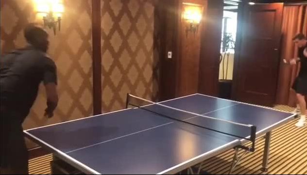  Paul Pogba couldn't get the better of Manchester United team-mate Victor Lindelof at table tennis