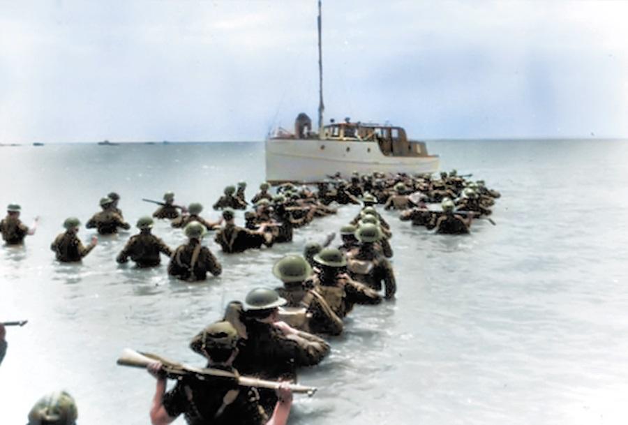  Incredible colour pictures showing the dramatic evacuation of Dunkirk during World War II