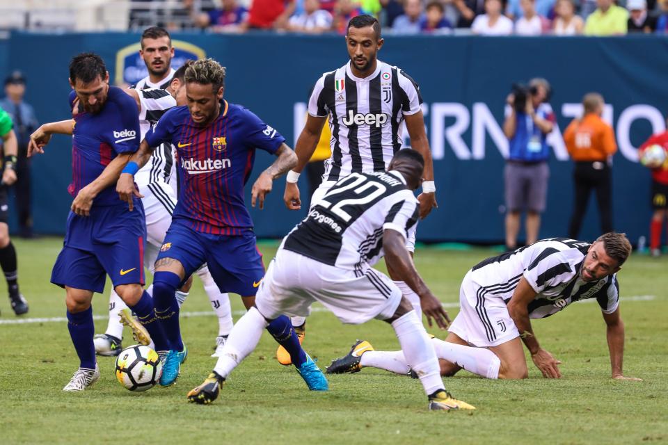  Neymar scored twice as Barcelona beat Juventus 2-1 in New York on Saturday night