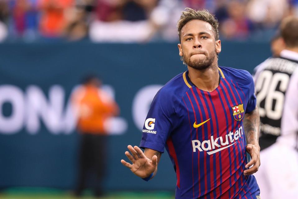  Neymar has been told by Cristiano Ronaldo not to make his world record move to Paris Saint-Germain