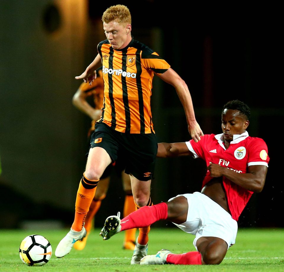  Hull City midfielder Sam Clucas is on the Newcastle radar for their Prem return