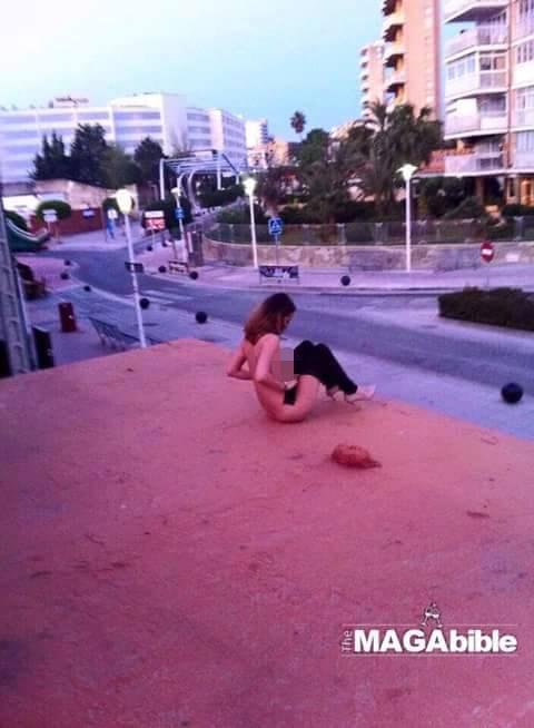  This woman was seen getting her kit back on in the Spanish tourist hotspot