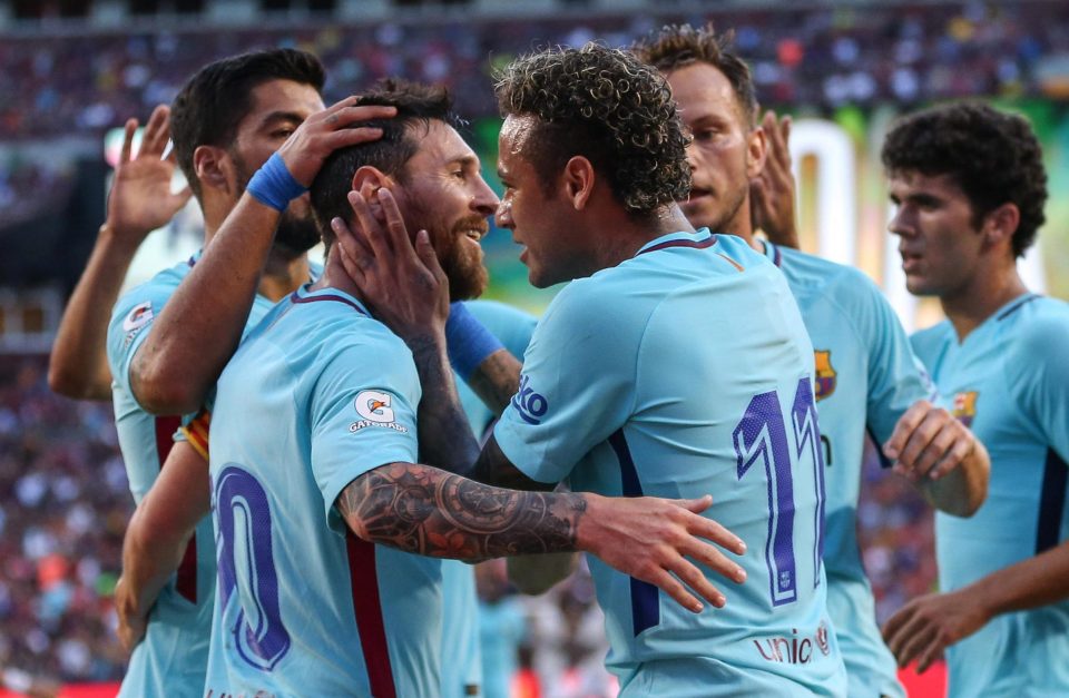  Neymar scored in the first half as Barcelona beat Man United in Maryland