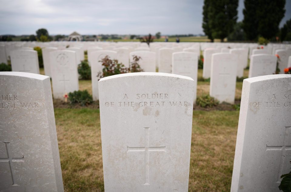  Tyne Cot today, with well-tended gravestones. Many of the dead are unidentified