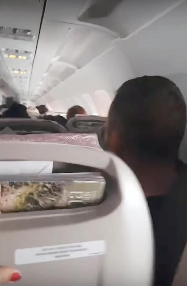  The passengers burst into applause when they were safely on the ground