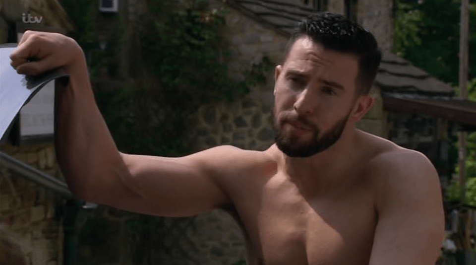  Ross is attempting to win Debbie back but will going topless work?