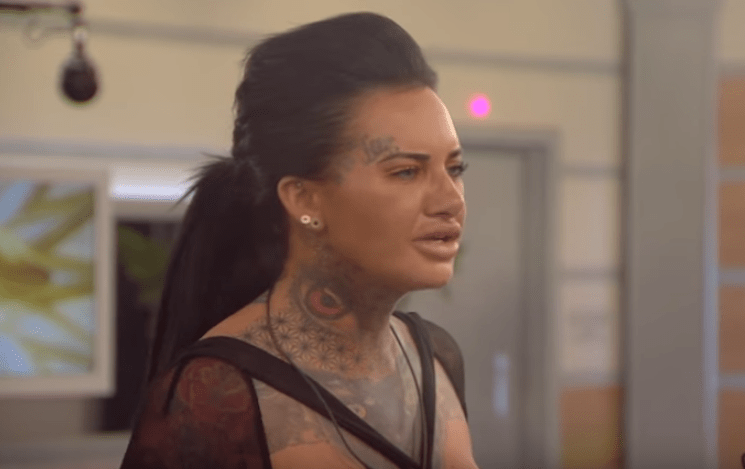 Jemma Lucy told Sarahj everyone gets booed and to ignore the crowd chants