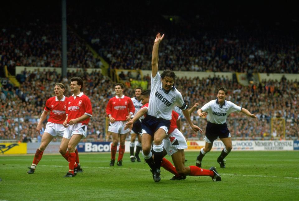  Des Walker netted an own goal for Nottingham Forest in the 1991 FA Cup final