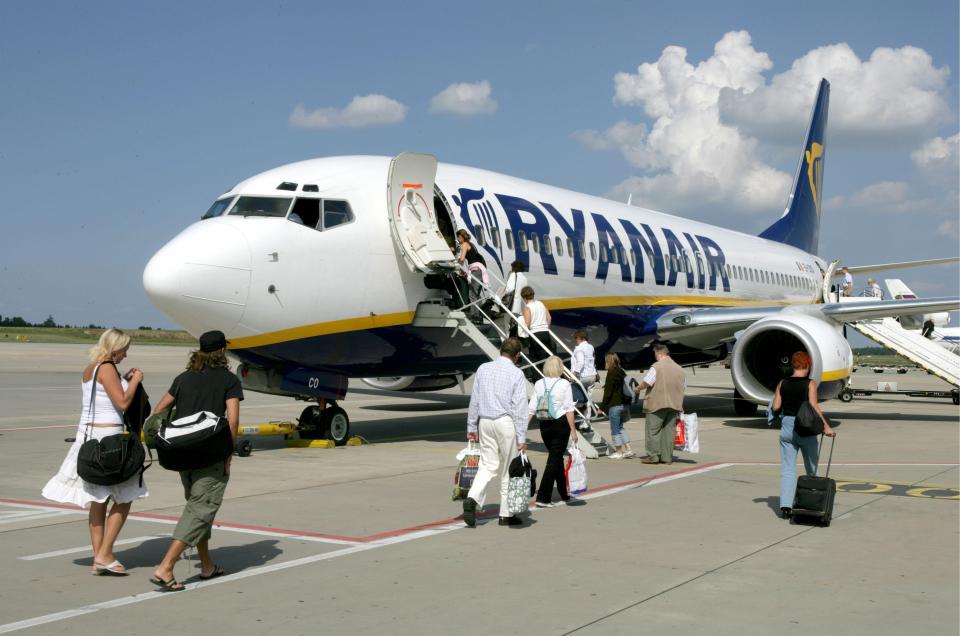  Ryanair axes two free bags in cabin policy, claiming it causes delays