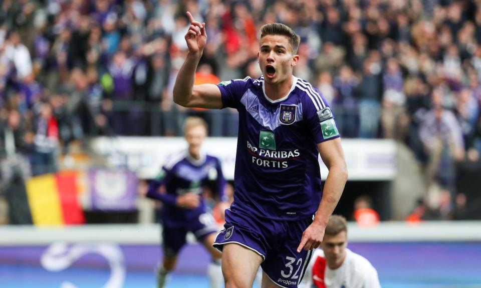  Leander Dendoncker has been linked to a move to Everton